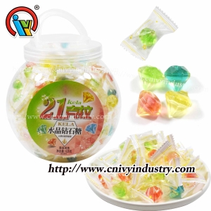 Saldūs kieti saldainiai deimanto formos saldainiai